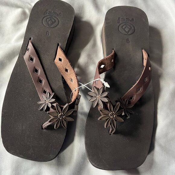 Reef Women's Size 9 Brown Flip Flops - NWT - Picture 1 of 5